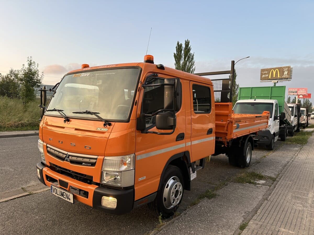 MITSUBISHI CANTER FUSO 7C18 3.0D 180CV DOBLE CABINA 3.850 D. EJES CAJA AB BASCULANTE MEILLER + ENGANCHE + ROTATIVOS / 7.500kg