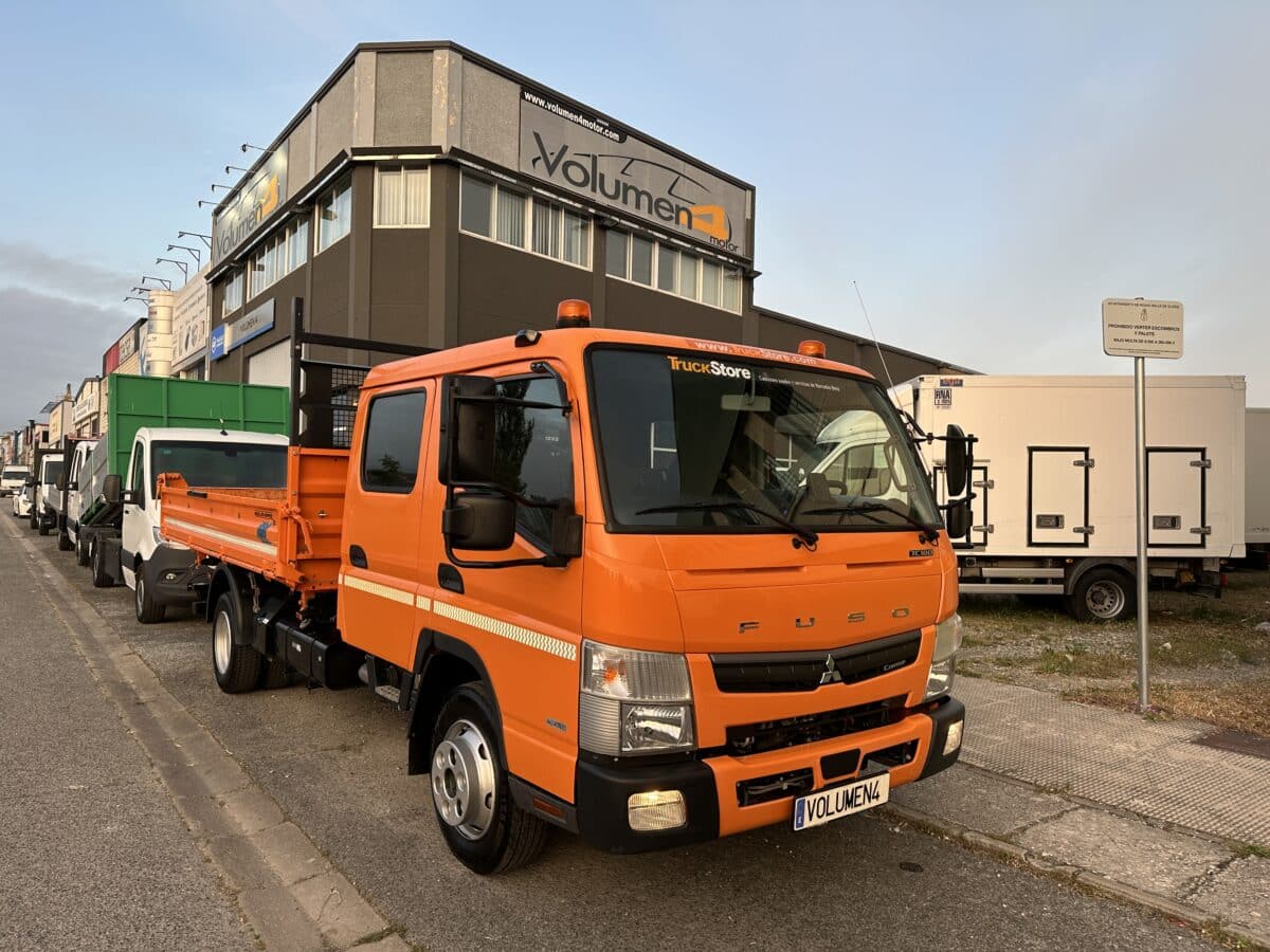 MITSUBISHI CANTER FUSO 7C18 3.0D 180CV DOBLE CABINA 3.850 D. EJES CAJA AB BASCULANTE MEILLER + ENGANCHE + ROTATIVOS / 7.500kg - Imagen 2