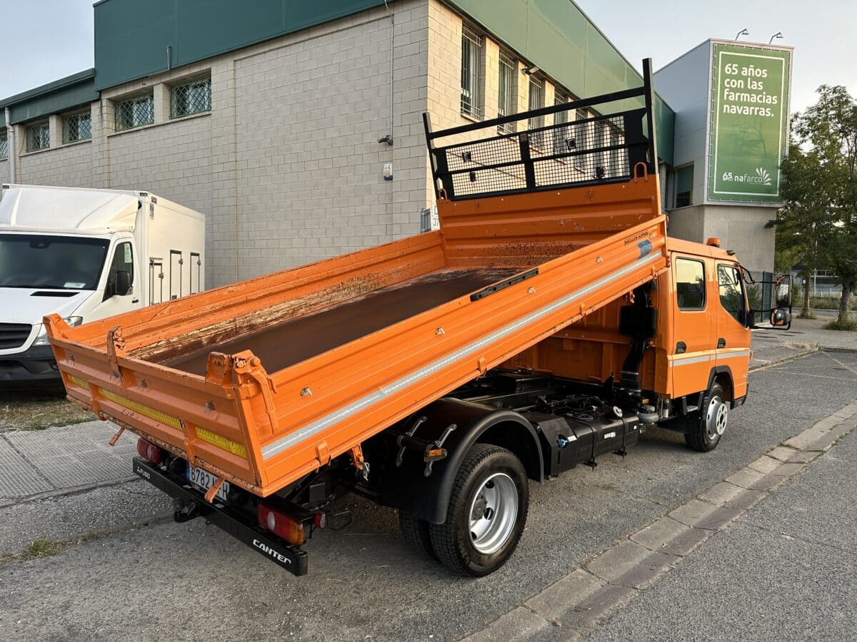 MITSUBISHI CANTER FUSO 7C18 3.0D 180CV DOBLE CABINA 3.850 D. EJES CAJA AB BASCULANTE MEILLER + ENGANCHE + ROTATIVOS / 7.500kg - Imagen 8